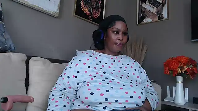 Snapshot of ThickyMinajxx chatting on 11-14-25, 12:48 ThickyMinajxx online show from 11-14-25, 12:48