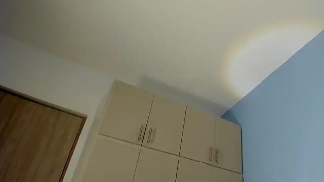 Snapshot of SAMY_NIX chatting on 10-15-25, 12:05 SAMY NIX online show from 10-15-25, 12:05