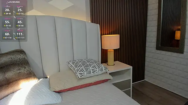 Julietasantos   online show from 03-12-25, 09:35