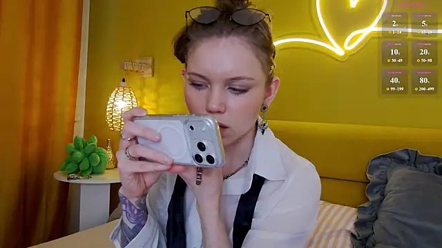 lessysweety online show from 04-10-26, 03:12