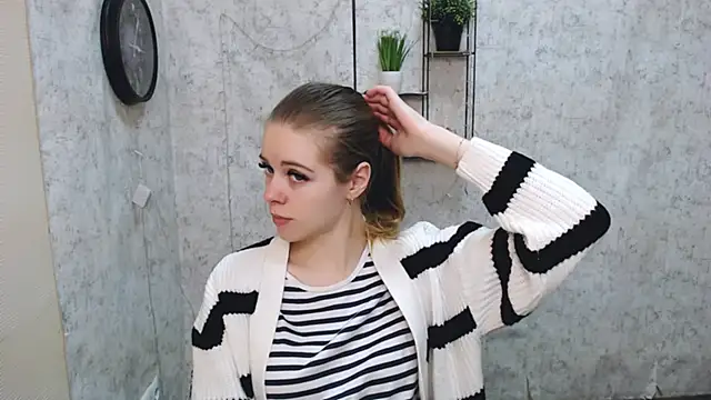 AliceFlirtt  online show from 01-04-25, 09:10