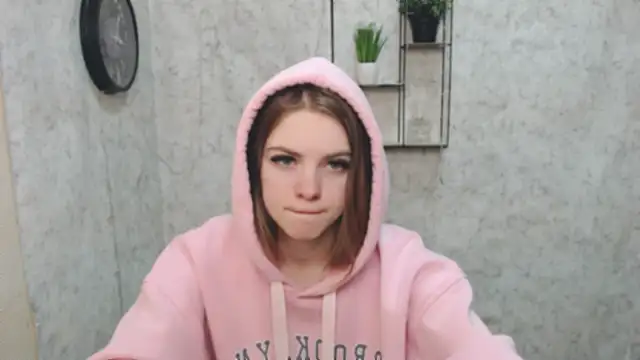 AliceFlirtt  online show from 02-08-25, 11:01