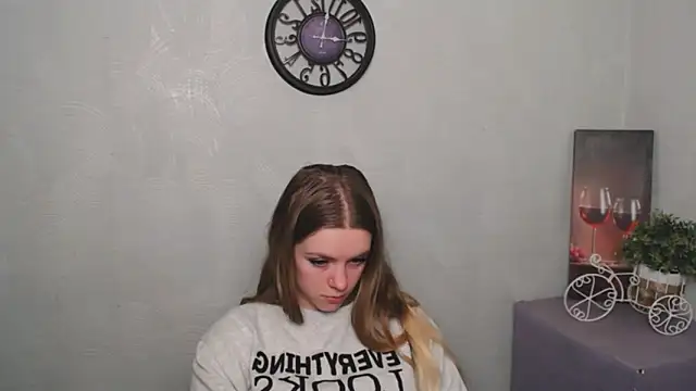 AliceFlirtt  online show from 03-08-25, 11:37