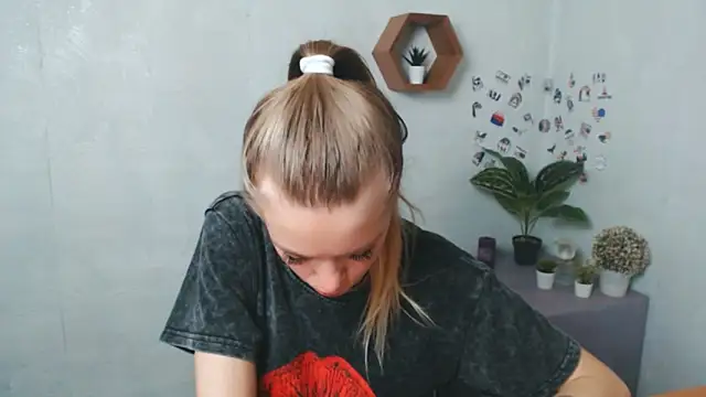 AliceFlirtt  online show from 09-09-25, 09:53