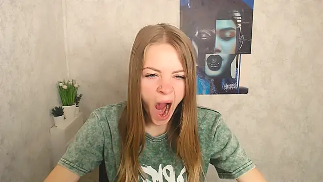 AliceFlirtt  online show from 09-13-25, 08:36