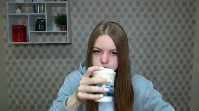 AliceFlirtt  online show from 10-11-25, 06:45