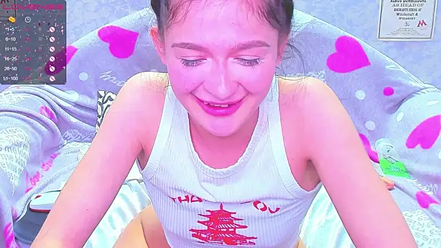 Snapshot of Vanessa_Florence chatting on 12-15-24, 04:18 Vanessa Florence online show from 12-15-24, 04:18