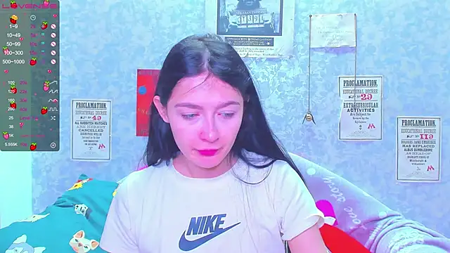 Snapshot of Vanessa_Florence chatting on 02-20-25, 01:03 Vanessa Florence online show from 02-20-25, 01:03