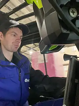 Snapshot of Ricoleckt chatting on 01-08-25, 03:17 Ricoleckt online show from 01-08-25, 03:17