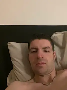 Snapshot of Ricoleckt chatting on 02-22-25, 11:57 Ricoleckt online show from 02-22-25, 11:57