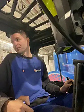 Snapshot of Ricoleckt chatting on 09-26-25, 05:28 Ricoleckt online show from 09-26-25, 05:28