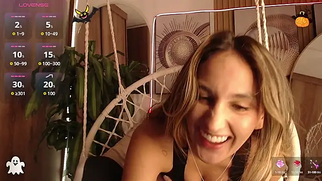 Snapshot of Brinna_se chatting on 09-16-25, 02:01 Brinna se online show from 09-16-25, 02:01