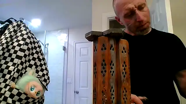 El Gizmo online show from 04-15-26, 07:26