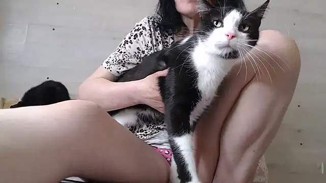 CRISTIINA37 online show from 04-12-26, 11:59