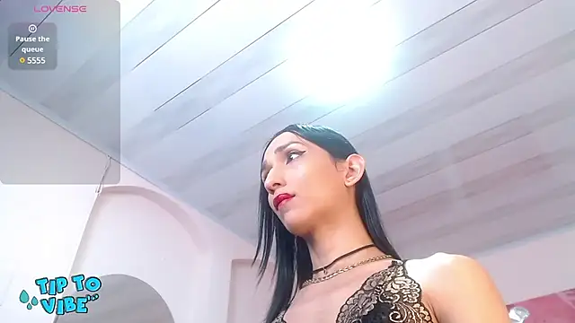 tamarafoxy  online show from 01-20-25, 12:28