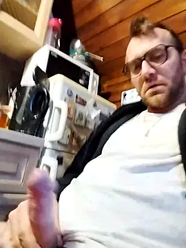 tomee83 online show from 01-07-26, 06:38