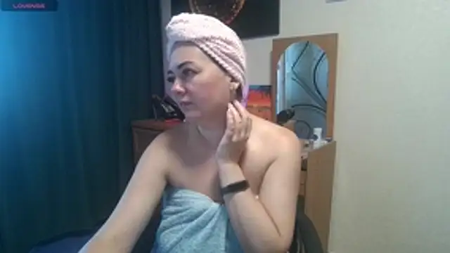 JuliaMorganss online show from 07-12-26, 06:04