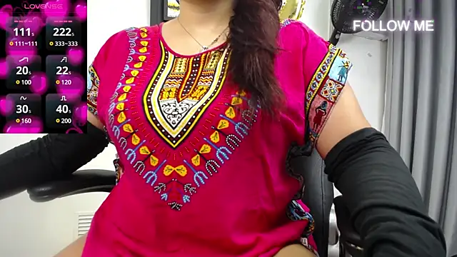 Snapshot of dayadubey_ chatting on 02-15-25, 10:11 dayadubey online show from 02-15-25, 10:11