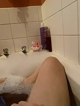 Snapshot of Russell1508 chatting on 01-23-25, 04:37 Russell1508 online show from 01-23-25, 04:37