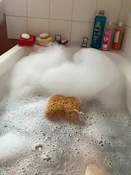 Snapshot of Russell1508 chatting on 09-23-25, 04:10 Russell1508 online show from 09-23-25, 04:10