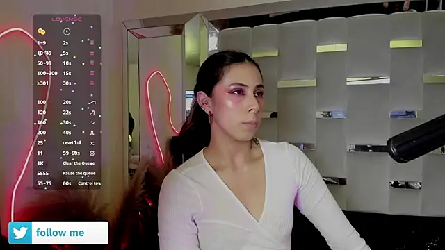 Snapshot of Sara_Foxx1 chatting on 05-29-26, 07:12 Sara Foxx1 online show from 05-29-26, 07:12