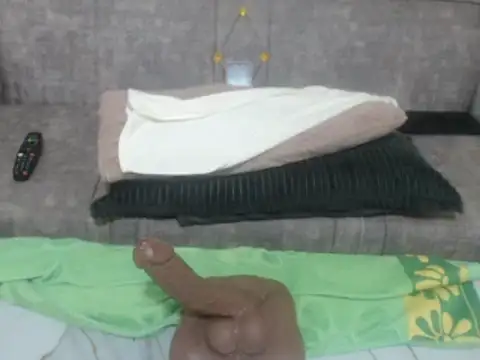 Snapshot of ladyshasha chatting on 11-06-25, 07:26 ladyshasha online show from 11-06-25, 07:26