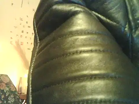 Snapshot of DaddyQuimHot chatting on 12-15-24, 03:56 DaddyQuimHot online show from 12-15-24, 03:56