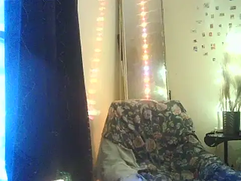 Snapshot of DaddyQuimHot chatting on 02-11-25, 07:54 DaddyQuimHot online show from 02-11-25, 07:54