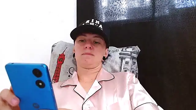 Snapshot of tomboyblue chatting on 04-27-26, 01:53 tomboyblue online show from 04-27-26, 01:53