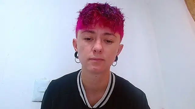 Snapshot of tomboyblue chatting on 05-17-26, 05:53 tomboyblue online show from 05-17-26, 05:53