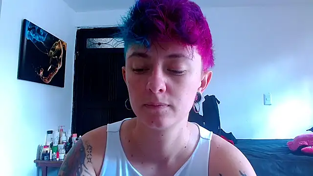 Snapshot of tomboyblue chatting on 05-22-26, 05:29 tomboyblue online show from 05-22-26, 05:29