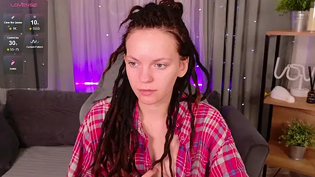 Snapshot of CoreyJane chatting on 09-18-25, 04:14 CoreyJane online show from 09-18-25, 04:14