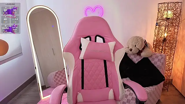 violet ch online show from 12-17-25, 06:03