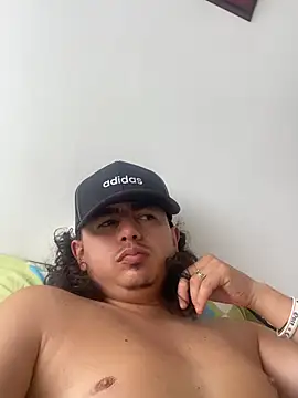 Snapshot of DanielGomez9 chatting on 07-11-26, 02:53 DanielGomez9 online show from 07-11-26, 02:53