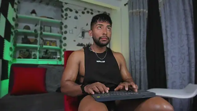 Couple muscle1 online show from 11-27-25, 07:38