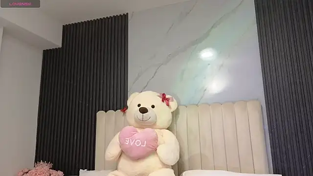 Madiee Rhea online show from 07-10-26, 07:38