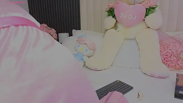 Madiee Rhea online show from 07-30-26, 07:57