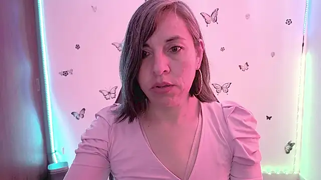 Lady breaks hearts online show from 02-25-26, 01:32