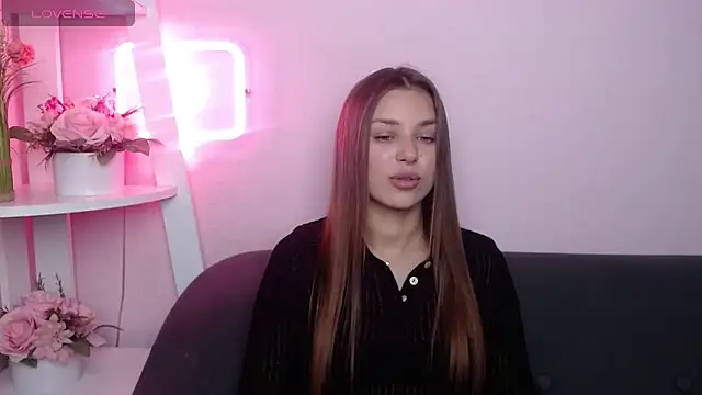 Snapshot of MilanaAngelAs chatting on 06-01-26, 04:47 MilanaAngelAs online show from 06-01-26, 04:47