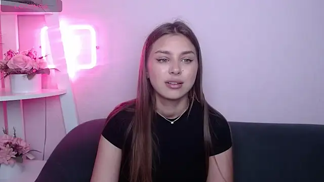 Snapshot of MilanaAngelAs chatting on 06-11-26, 04:43 MilanaAngelAs online show from 06-11-26, 04:43