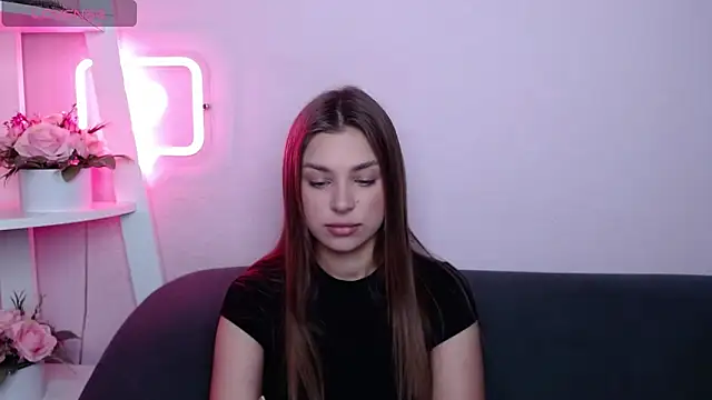 Snapshot of MilanaAngelAs chatting on 06-14-26, 04:47 MilanaAngelAs online show from 06-14-26, 04:47