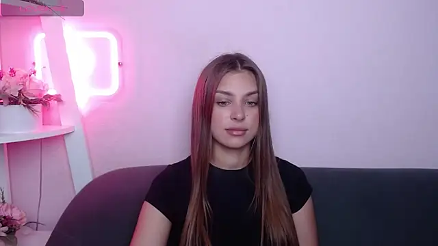 Snapshot of MilanaAngelAs chatting on 07-20-26, 04:49 MilanaAngelAs online show from 07-20-26, 04:49