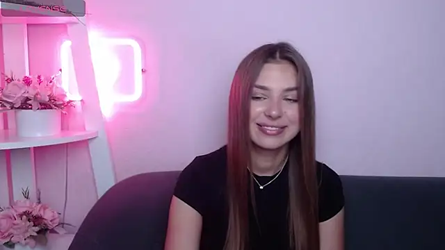 Snapshot of MilanaAngelAs chatting on 07-26-26, 04:42 MilanaAngelAs online show from 07-26-26, 04:42