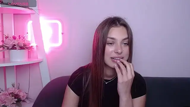 Snapshot of MilanaAngelAs chatting on 07-30-26, 04:44 MilanaAngelAs online show from 07-30-26, 04:44