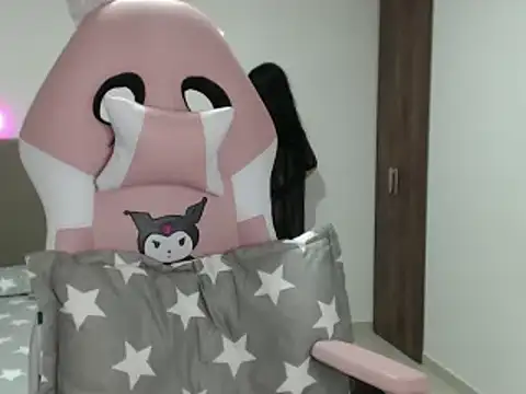 Snapshot of Caribbean_beauty_ chatting on 02-24-25, 01:35 Caribbean beauty  online show from 02-24-25, 01:35