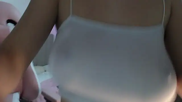 Snapshot of Caribbean_beauty_ chatting on 03-12-25, 02:09 Caribbean beauty  online show from 03-12-25, 02:09