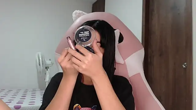 Snapshot of Caribbean_beauty_ chatting on 03-16-25, 01:38 Caribbean beauty  online show from 03-16-25, 01:38