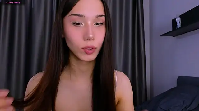 Kaia Sunshine Mia online show from 01-11-26, 02:44