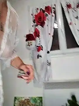 Snapshot of SoDi_Love chatting on 12-20-24, 04:20 SoDi Love online show from 12-20-24, 04:20