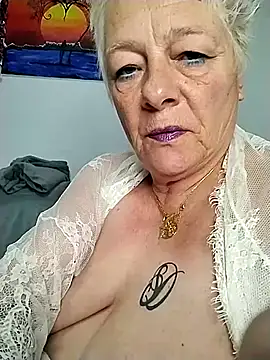 SoDi Love online show from 03-17-25, 05:56